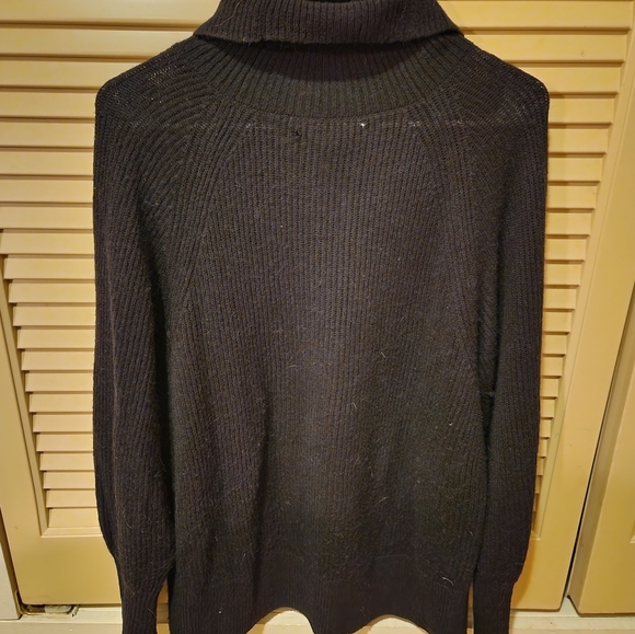 Alpaca Wool Turtle Neck Sweater - Picture 2 of 3